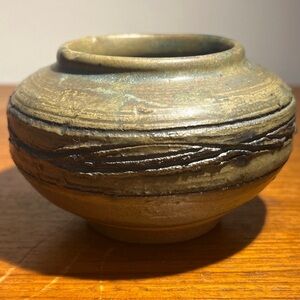Brutalist 1972 hand made art pottery vase Signed Vintage Mcm